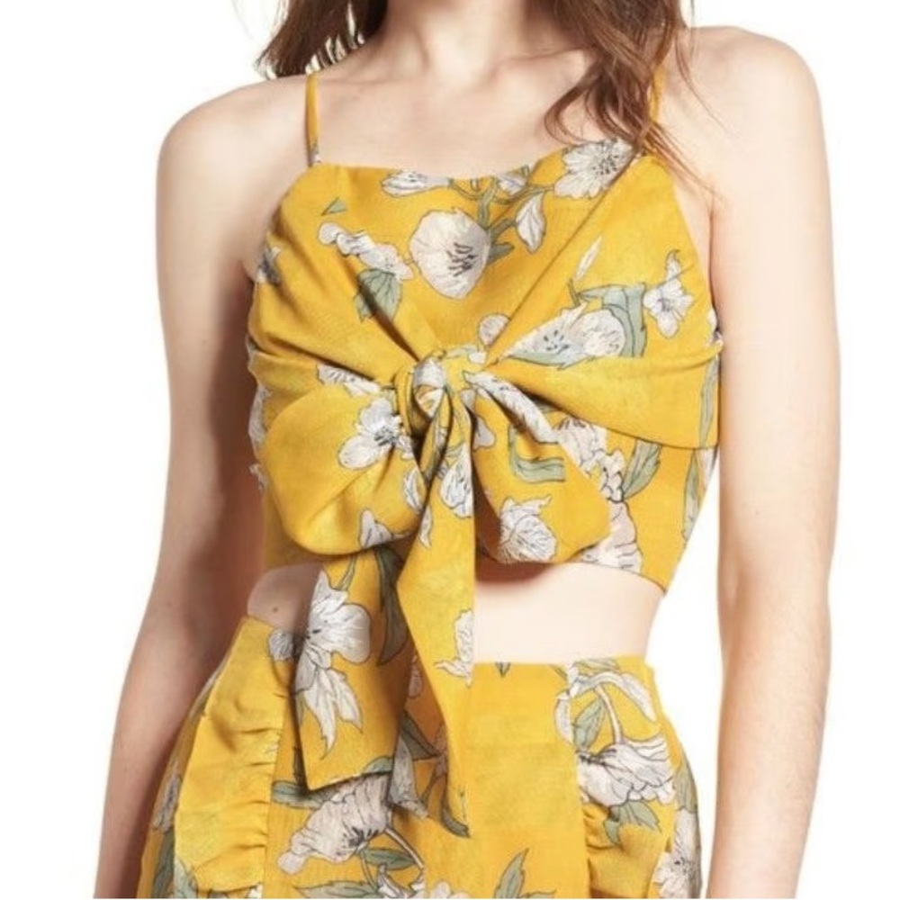 Chriselle X J.O.A. Tie front floral crop top S